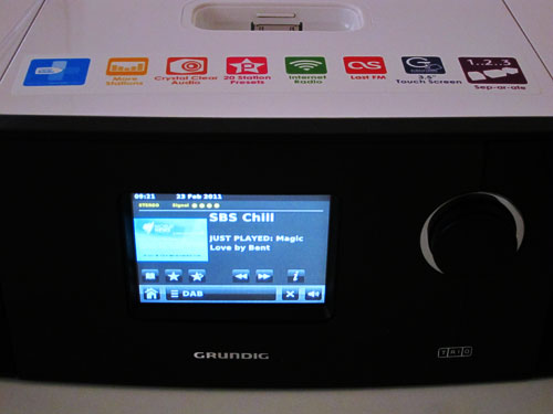 grundig trio digital radio with slideshow