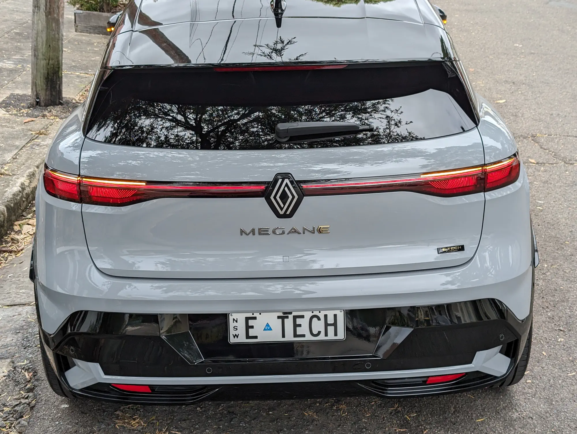 Australian Renault Megane E-Tech 2023: how much luggage & shopping fits in the boot and frunk?